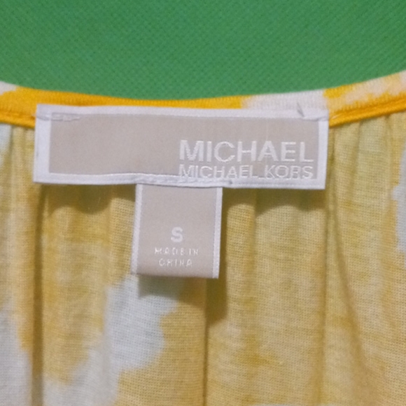 Top - Picture 2 of 4